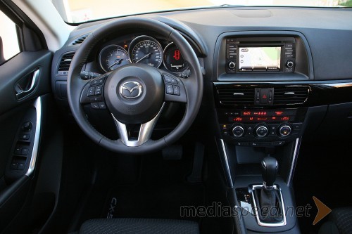Mazda CX-5 CD150 AWD AT Attraction, notranjost