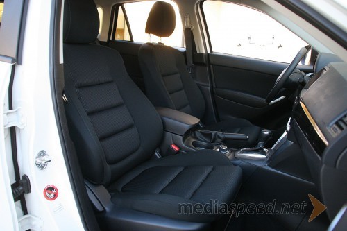 Mazda CX-5 CD150 AWD AT Attraction, sprednji sedeži 
