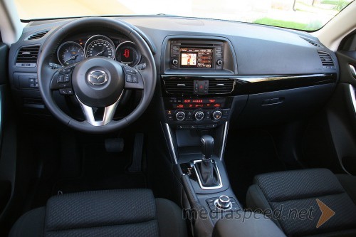 Mazda CX-5 CD150 AWD AT Attraction, prijetno delovno okolje