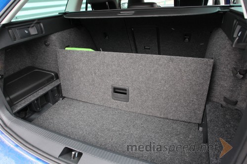 Škoda Octavia Combi Scout 2.0 TDI 4x4, dvojno dno za manjše predmete