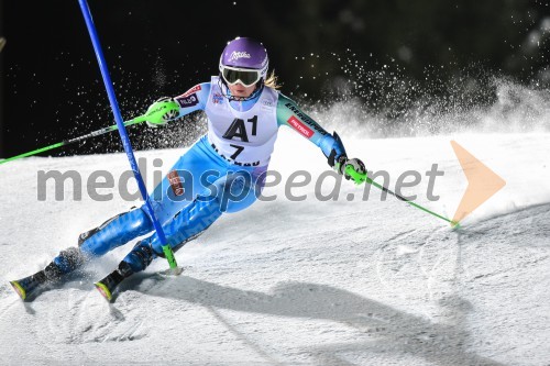 Tina Maze druga na nočnem slalomu v Flachauu