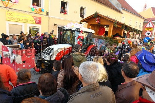 5. Mednarodna pustna in karnevalska povorka na Ptuju