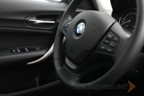 BMW 116d 5-vrat, usnjen tri kraki multifunkcijski volan