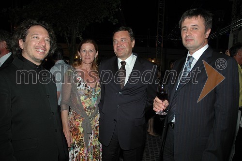 George Pehlivanian, dirigent Slovenske filharmonije, Zoran Jankovič, župan Ljubljane z ženo Mijo Jankovič in Janoš Kern, vodja Bibličnega festivala in direktor ustanove Imago Sloveniae