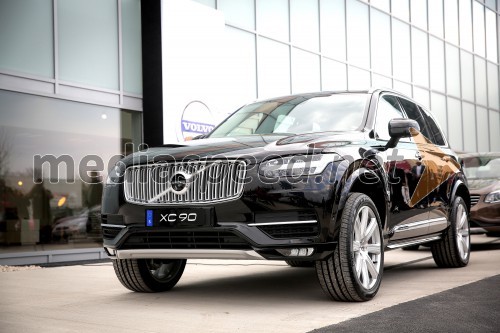 Novost na avto-sceni: Volvo XC90