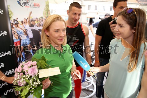 Beba Ščap in znani Mariborčani na kolesu v dobrodelne namene