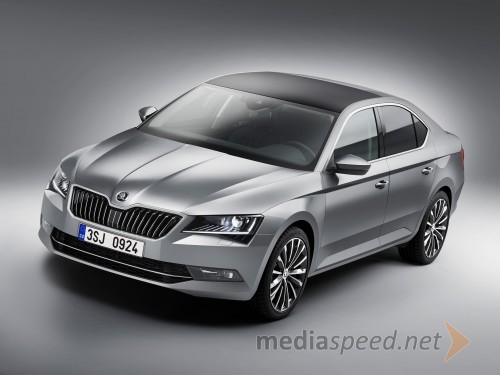 Nova Škoda Superb in legendarni predhodnik