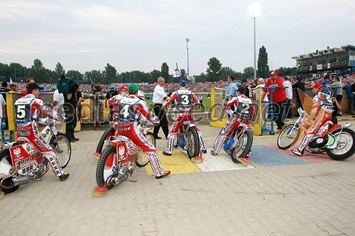 Ekipa Poljske: Grzegorz Walasek, Krzysztof Kasprzak, Rune Holta, Tomasz Gollob, Jaroslaw Hampel in Damian Balinski