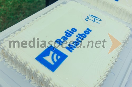 70 let Radia Maribor, razrez torte
