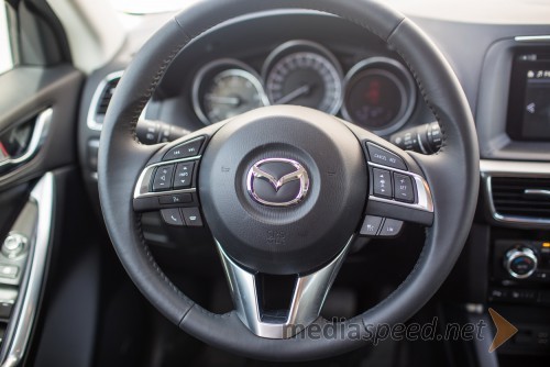Mazda CX-5 CD175 AWD AT Revolution top, multifunkcijski volanski obroč 