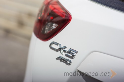 Mazda CX-5 CD175 AWD AT Revolution top, AWD oznaka za stalni štirikolesni pogon