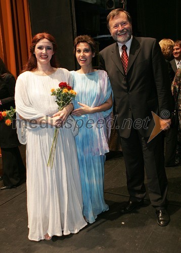 Viktorija Čenska (Norma), Irena Petkova (Adalgisa) in dr. Ivan Rozman, rektor Univerze v Mariboru