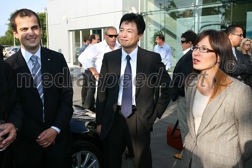 Gregor Mauko, direktor Toyota Slovenije, shoji Kimura, predsednik Toyota Adria in Belinda Poole, generalna direktorica Lexus Evrope