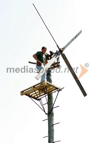 Postavljanje mestnega kozolca