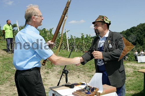 ... in Alojz Jenuš - Slavek, outar in brač iz Malečnika