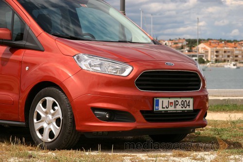 Ford Tourneo Courier 1.0 EcoBoost Titanium