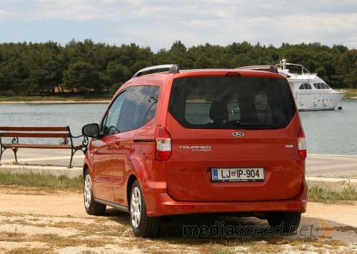 Ford Tourneo Courier 1.0 EcoBoost Titanium