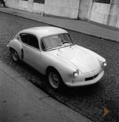 Alpine A106