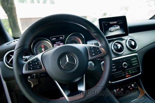 Mercedes-Benz CLA 200 CDI Shooting Brake, športni volan