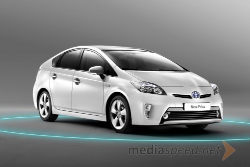 Toyota prodala 8 milijonov hibridnih vozil