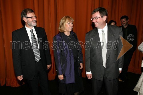 Prof. dr. Ivan Rozman, rektor Univerze v Mariboru in njegova soproga dr. Janja Črčinovič Rozman ter Simon Robinson, dirigent