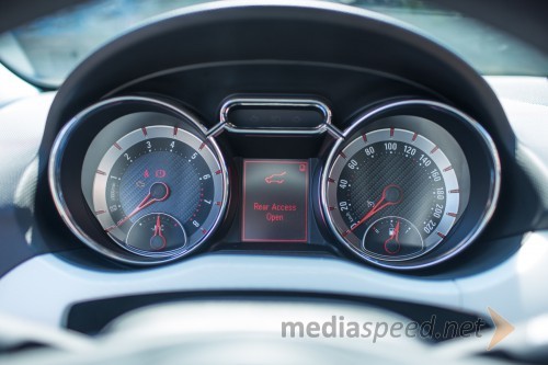 Opel Adam Rocks 1.0 Turbo Ecotec Start/Stop, všečni merilniki