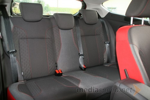 Ford Fiesta 1.0 EcoBoost Red Edition, zadnja klop je utesnjena