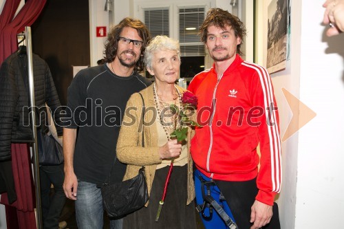 Rokova modrina, premiera Slovenskega mladinskega gledališča