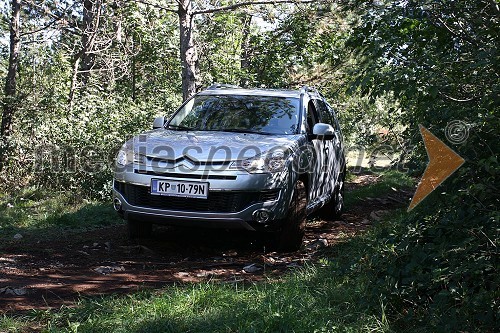 Citroen C-Crosser