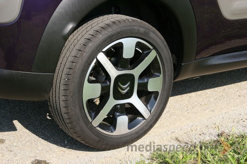 Citroën C4 Cactus Shine 1.6 BlueHDi, 17 palčna lita platišča so proti doplačilu