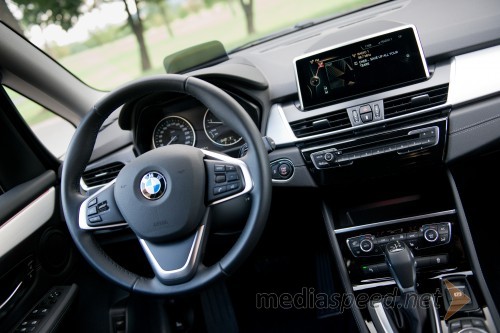 BMW 218d Grand Tourer, notranjost