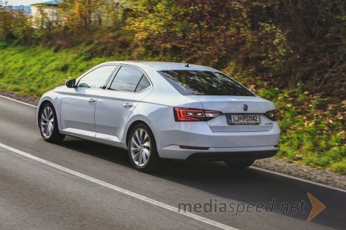 Škoda Superb 2.0 TDI DSG Style, mediaspeed test