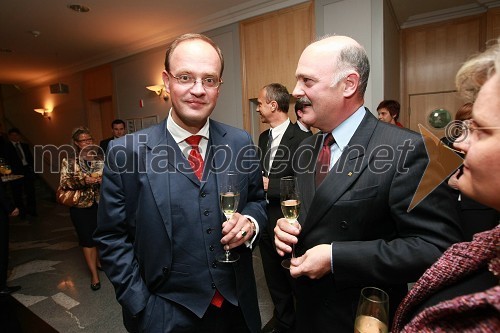 Peter Lennkh, član uprave Raiffeisen International in član nadzornega sveta Raiffeisen Banke d.d., Klemens Nowotny, v.d. predsednika uprave Raiffeisen Banke d.d. in Heidrun Kopp, predstavnica Raiffeisen International