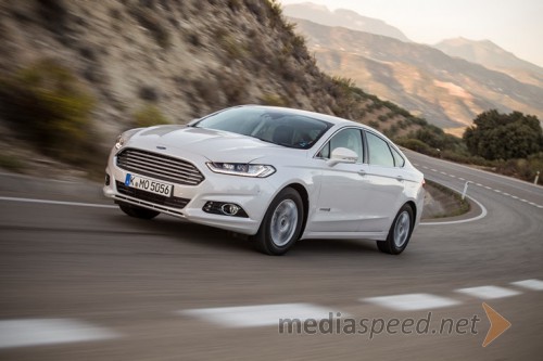 Ford Mondeo s štirikolesnim pogonom in kot hibrid na voljo tudi v Sloveniji