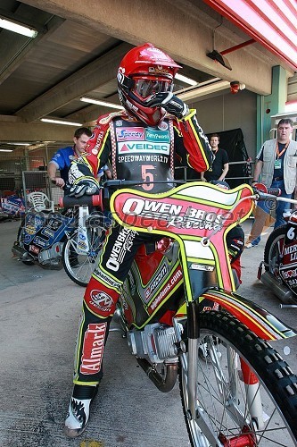 Leigh Adams, Avstralija