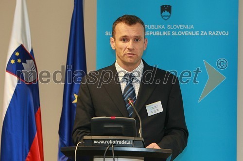 Dr. Peter Venturini, nacionalni inštitut za kemijo, Slovenija