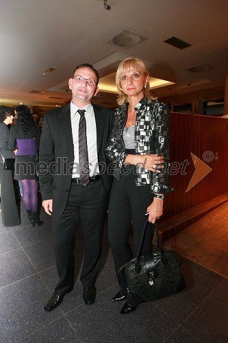 Aleš Kumperščak, predsednik uprave podjetja Mura in Jasna Petan, direktorica družbe Mura EHM (Evropska hiša mode) in kreativna direktorica
