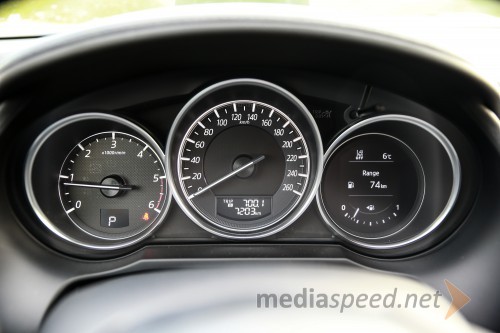 Mazda6 SportCombi CD175 AWD AT Revolution Top, trije okrogli merilniki