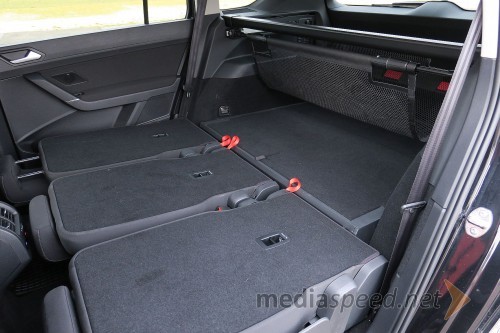 Volkswagen Touran 1.6 TDI Comfortline, ravno dno ob podrtih sedežih