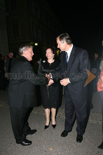 Tone Partljič, predsednik Sveta Borštnikovega srečanja, dr. Danilo Türk, kandidat za predsednika Republike Slovenije in soproga Barbara Miklič Türk