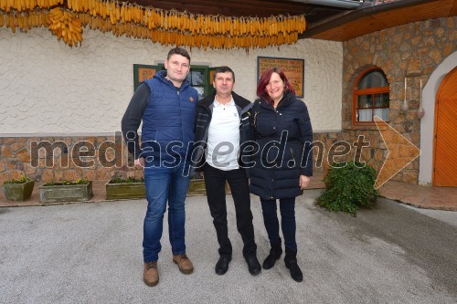 Obisk nagrajencev Slovenskih novic pri PUBEC vinarju Kmetija Toplak