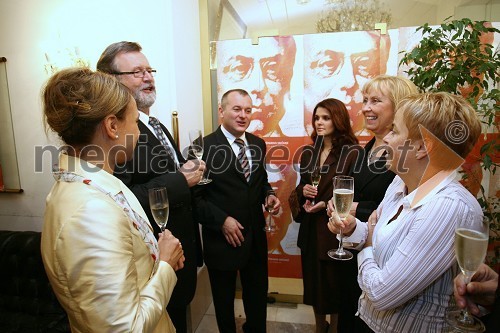 Mojca Kucler Dolinar, ministrica za visoko šolstvo, znanost in tehnologijo, dr. Ivan Rozman, rektor Univerze v Mariboru, Franc Kangler, mariborski župan z ženo Tanjo, dr. Janja Črčinovič Rozman, žena dr. Ivana Rozmana, rektorja Univerze v Mariboru in Alenka Šverc