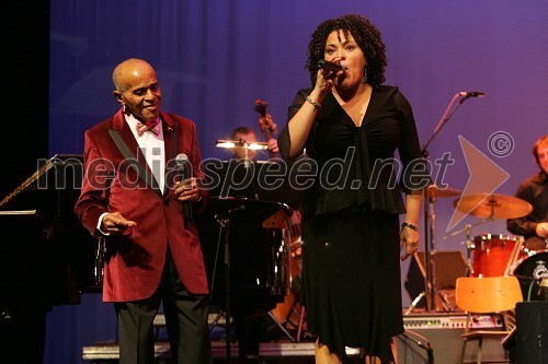 Jon Hendricks, legenda jazza in njegova hčerka Aria Hendricks, pevka