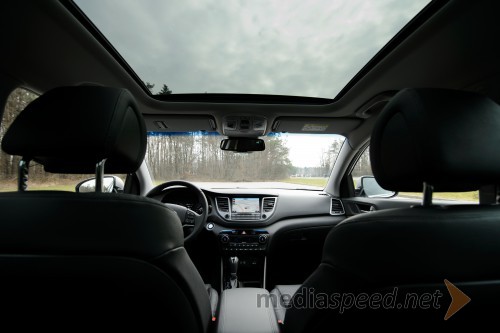 Hyundai Tucson 2.0 CRDi HP 4WD Impression, svetla notranjost pod panoramskim steklom