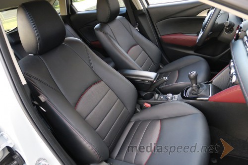 Mazda CX-3 G150 AWD Revolution, pohvale vredni sedeži