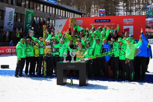 Planica 2016 - podelitev priznanj najboljšim skakalcem sezone 2015/16