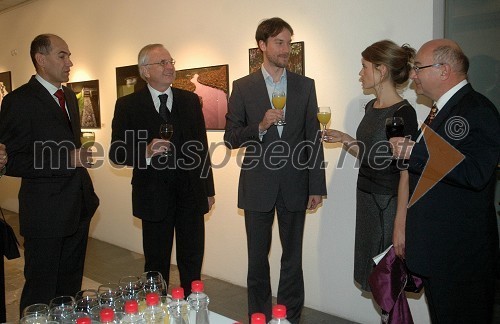 Janez Janša, predsednik Vlade Republike Slovenije, Kristijan Ukmar, ravnatelj SNG Opera in Balet Ljubljana, Jaš Otrin, umetniški vodja baleta SNG Opere in baleta Ljubljana, Urška Bačovnik in Mitja Rotovnik, direktor Cankarjevega doma