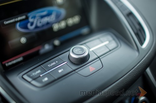 Ford Grand C-Max Titanium 1.5 EcoBoost, upravljanje s Sony avdio sistemom