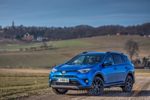 Toyota: 38-odstotna rast prodaje hibridov