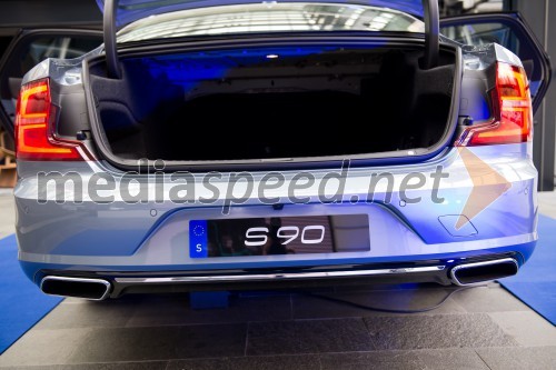 Volvo S90, statična predstavitev